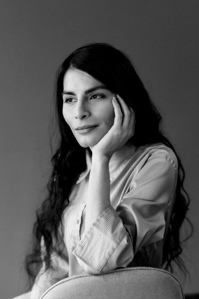 Classic portrait in monochrome tones, ideal for actor headshots and editorial personal branding.